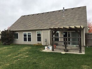 8423 N Arcola Ave in Kansas City, MO - Building Photo - Building Photo