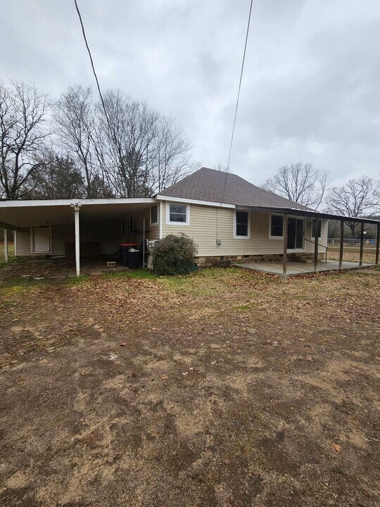 12109 E Highway 10 in Greenwood, AR - Building Photo