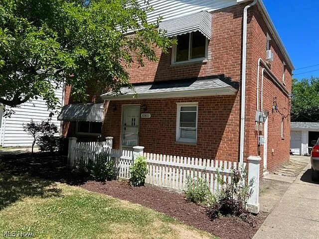 20801 Crystal Ave in Euclid, OH - Building Photo