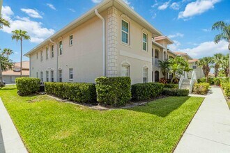 8202 L Pavia Blvd, Unit 8202 in Venice, FL - Building Photo - Building Photo