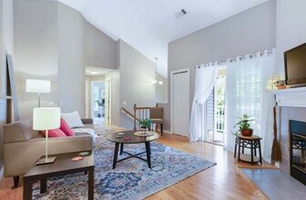 17 Devon Club Ln, Unit 17 Devon Commons Lane in Braintree, MA - Building Photo - Building Photo