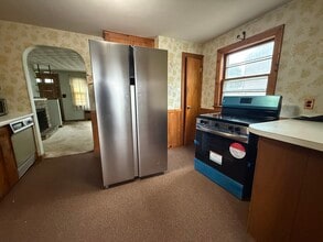 32 Villa St in Waltham, MA - Building Photo - Building Photo
