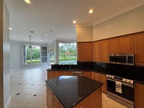 11165 Whitehawk St in Plantation, FL - Building Photo - Building Photo