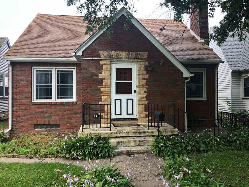 440 E 30th St in Davenport, IA - Building Photo