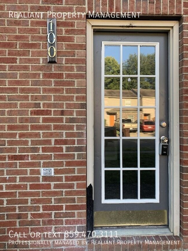 100 Floyd Ct in Nicholasville, KY - Building Photo - Building Photo