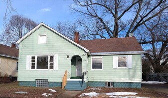 712 Catherine Ave in Muskegon, MI - Building Photo