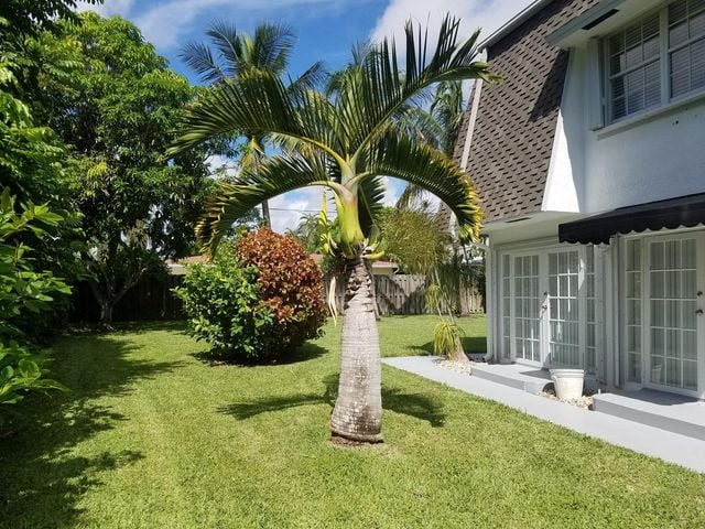 181 NE Wavecrest Way in Boca Raton, FL - Building Photo - Building Photo