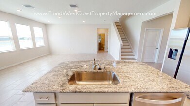 5269 Grove Mill Loop in Bradenton, FL - Building Photo - Building Photo