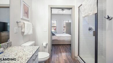 2165 Nolensville Pk, Unit 1-118 in Nashville, TN - Foto de edificio - Building Photo