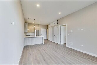 3757 N Sheffield Ave in Chicago, IL - Building Photo - Building Photo