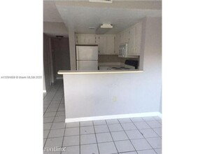 8670 NW 6th Ln in Miami, FL - Building Photo - Building Photo