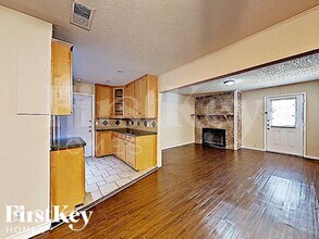 13630 Onyx Ln in Farmers Branch, TX - Foto de edificio - Building Photo