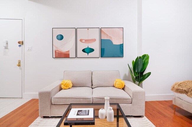444 W 48th St in New York, NY - Building Photo - Building Photo
