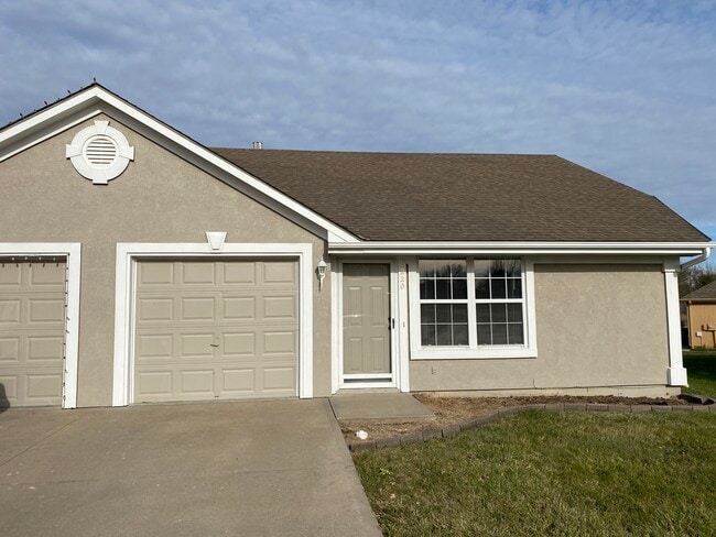 property at 220 SW Chartwell Cir