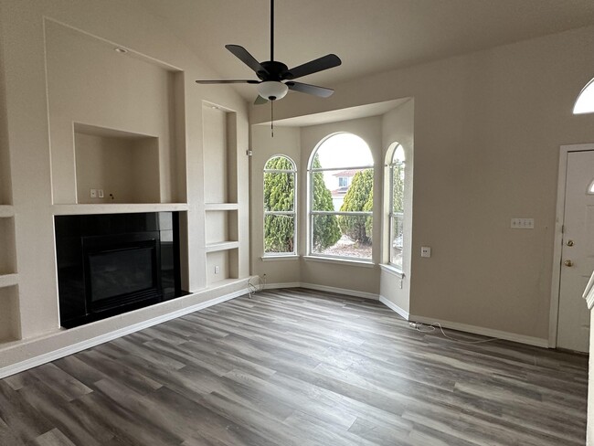 760 Desert Ash Dr in Horizon City, TX - Building Photo - Building Photo