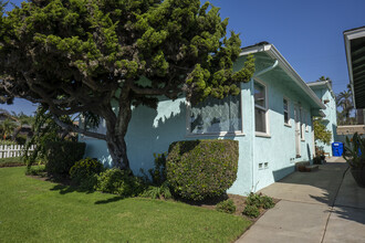 706 S Pacific St in Oceanside, CA - Building Photo - Building Photo