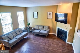 21760 Goose Cross Terrace in Ashburn, VA - Building Photo - Building Photo