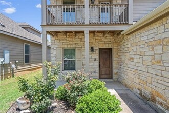 220 Chickadee Ln in Leander, TX - Building Photo - Building Photo