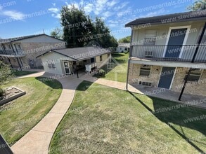 1502 NW Kingsbury Ave, Unit Unit 16 in Lawton, OK - Building Photo - Building Photo