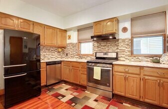 558 Washington St in Boston, MA - Building Photo - Building Photo