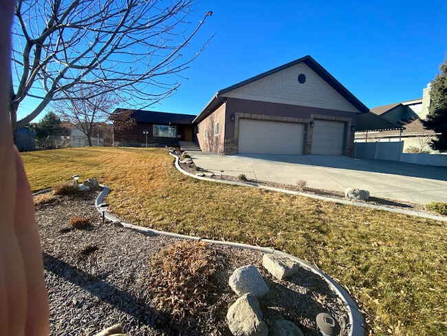 11526 Equestrian Dr