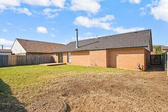 8408 NW 109th St in Oklahoma City, OK - Foto de edificio - Building Photo