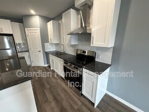 320 Strand Ave in Thunder Bay, ON - Building Photo - Building Photo