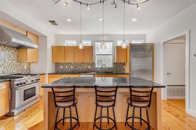 property at 1205 Kinney Ave