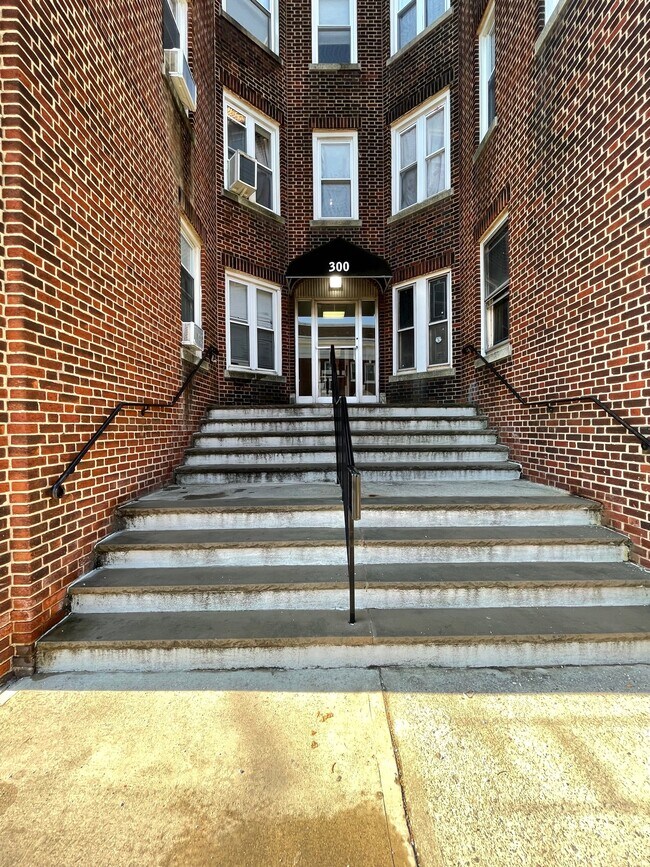 300 Elm Plz Rentals in Leonia, NJ