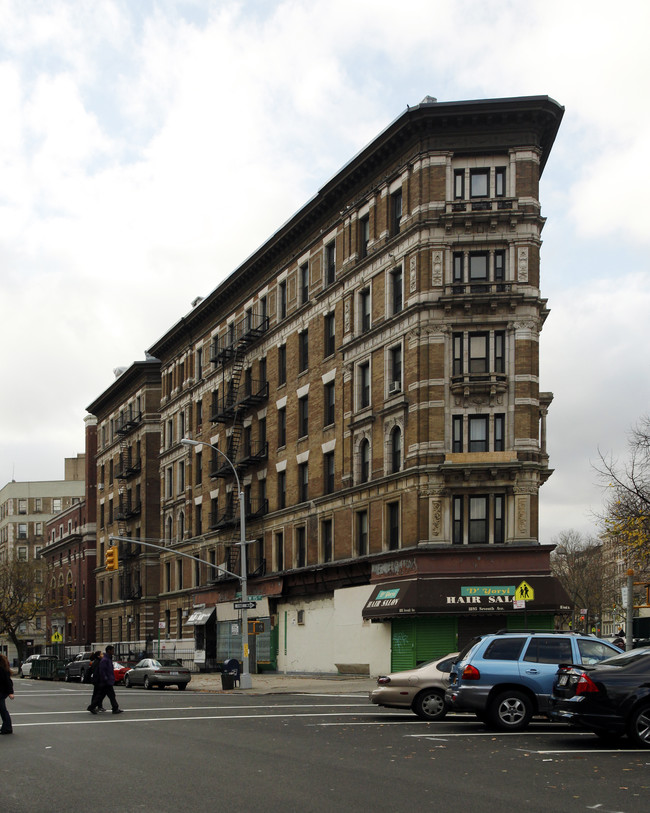 1885 Seventh Ave in New York, NY - Foto de edificio - Building Photo