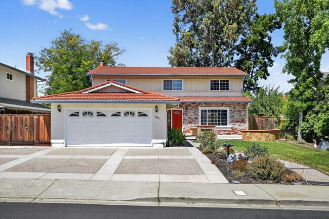 7817 Knollbrook Dr