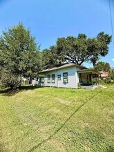 470 S 3rd St in Silsbee, TX - Foto de edificio - Building Photo