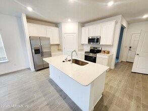 8505 Horsebit Cir in Jacksonville, FL - Building Photo - Building Photo