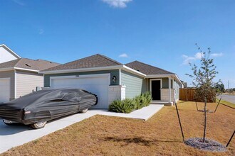 236 Alcatraz Lp in Jarrell, TX - Building Photo - Building Photo
