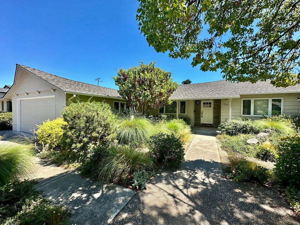 1855 Limetree Ln in Mountain View, CA - Building Photo