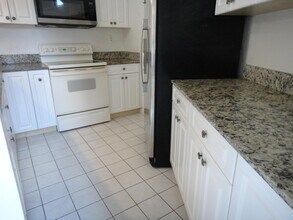 3679 Victoria Dr in West Palm Beach, FL - Building Photo - Building Photo