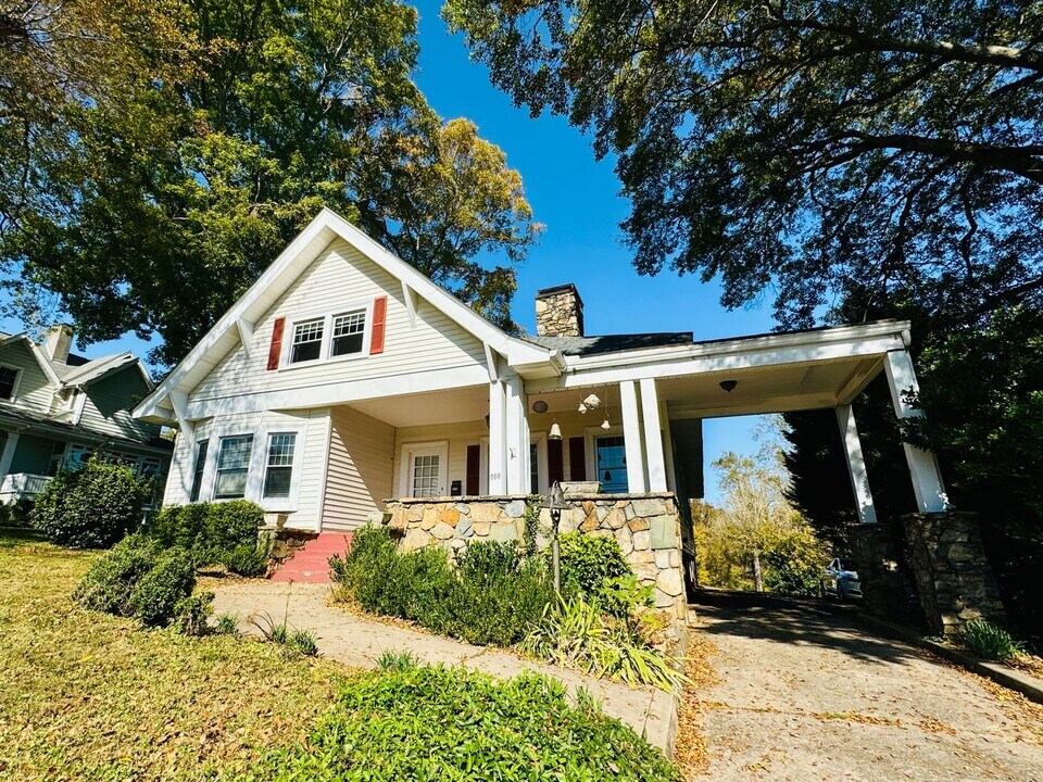 155 8th Ave in Cramerton, NC - Building Photo