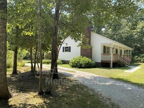 28341 Edgar Rd in Ruther Glen, VA - Building Photo - Building Photo