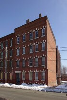 640 S East St in Holyoke, MA - Building Photo