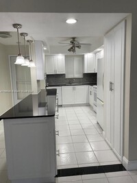 5900 NW 44th St, Unit 2 BEDROOM 2 BATH in Lauderhill, FL - Foto de edificio - Building Photo