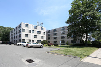 1015 Whalley Ave in New Haven, CT - Building Photo - Building Photo