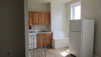 6 E King St in Shippensburg, PA - Building Photo