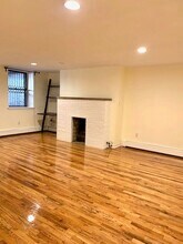 121 Grand St in Jersey City, NJ - Building Photo - Building Photo