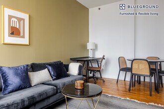 635 W 42nd St in New York, NY - Building Photo - Building Photo
