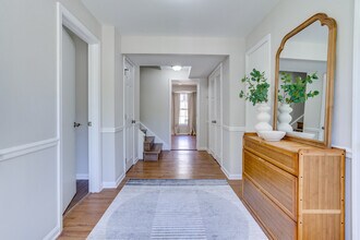 8056 Central Park Dr, Unit UL 1 in Alexandria, VA - Building Photo - Building Photo