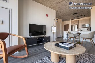 460 W Chicago Ave, Unit FL9-ID1041 in Chicago, IL - Building Photo - Building Photo