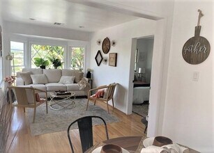 1345 Cambridge Dr in Glendale, CA - Building Photo - Building Photo