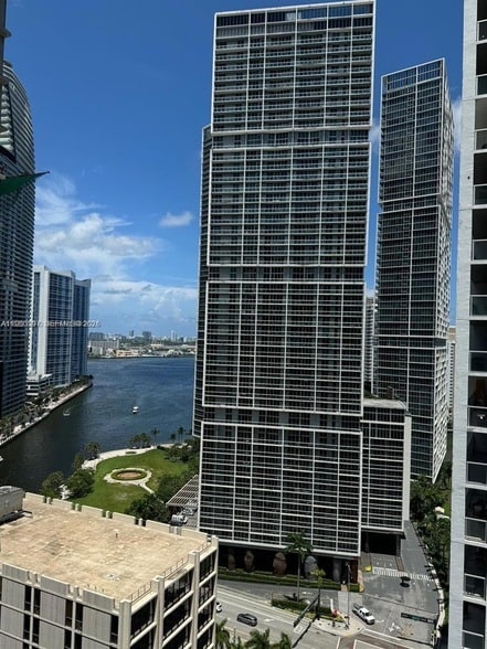 55 SE 6th St, Unit 2307 in Miami, FL - Foto de edificio - Building Photo