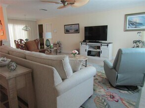 4700 Greencroft Rd in Sarasota, FL - Building Photo - Building Photo