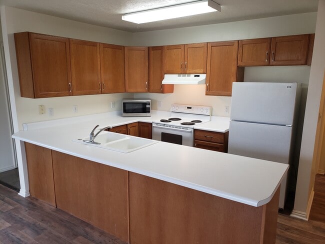 9213 Jefferson Cove in Sandy, UT - Building Photo - Building Photo